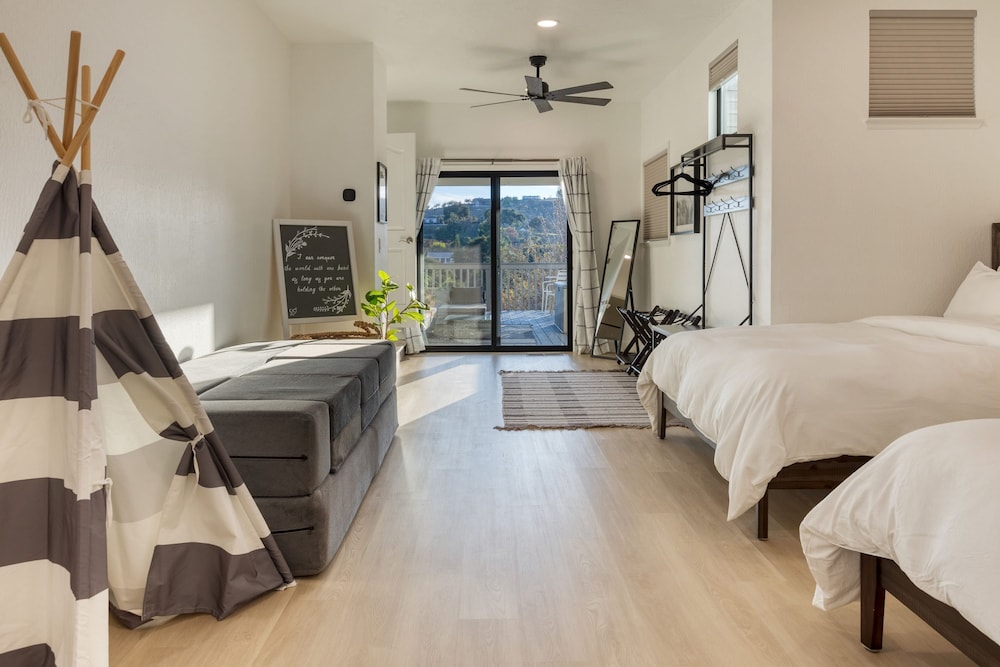 Terrace Hill Modern Paso Robles Escape Near Wineries Dining and Hot Springs