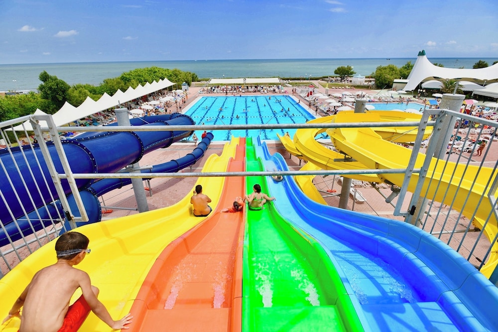 Isamar Holiday Village