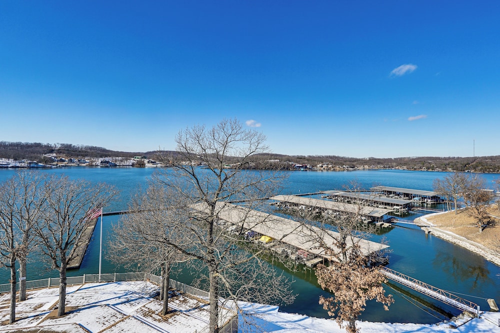 Boat, Swim & Enjoy Lake Views: Osage Beach Retreat
