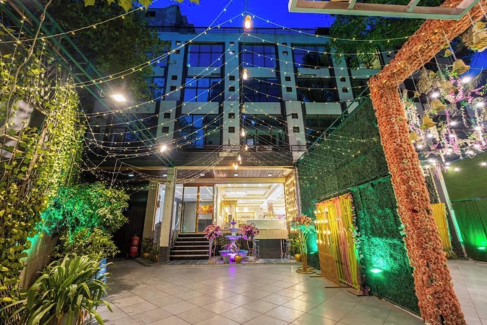 Hotel Palazzo Inn Mansarovar Garden