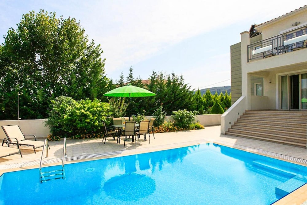 Villa Semeli Large Private Pool Walk to Beach Sea Views A C Wifi Car Not Required Eco-friendl - 1879 view 4