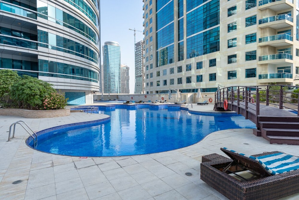 Dubai Marina - Stunning Huge 4 Bedroom Apts Near JBR - Gym - Pool - Parking by Sojo Stay