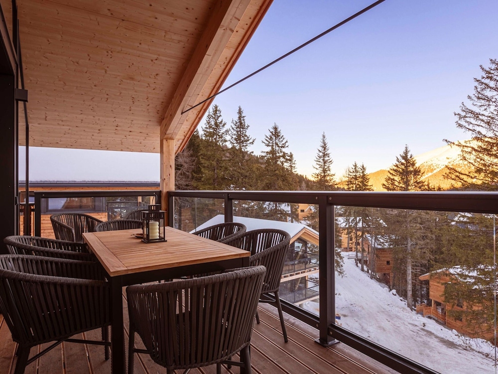 Beautiful Chalet With Balcony