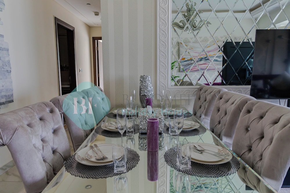 Bloomfields Grandeur 3BR in Wave Tower