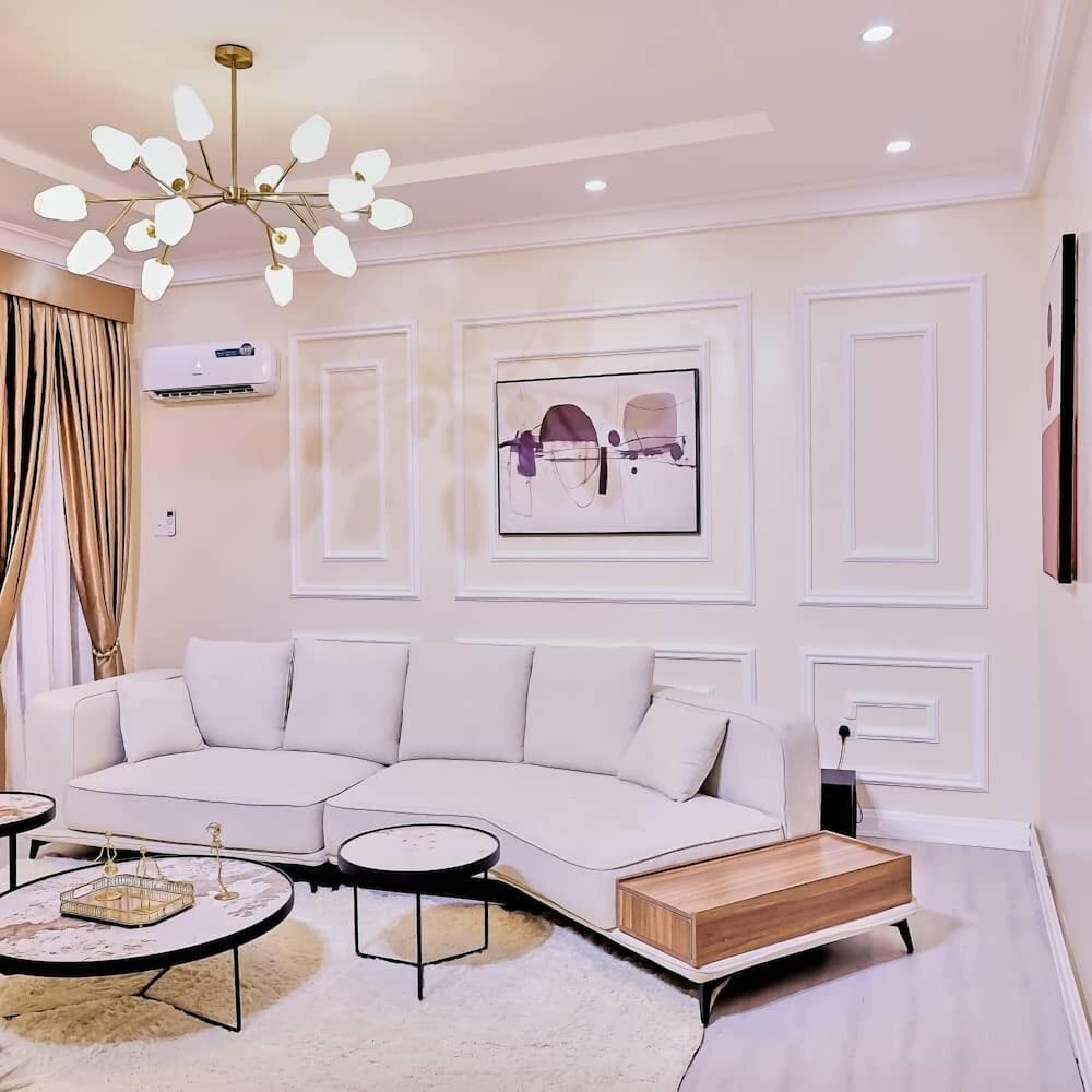Purple Lavender Court Apartment