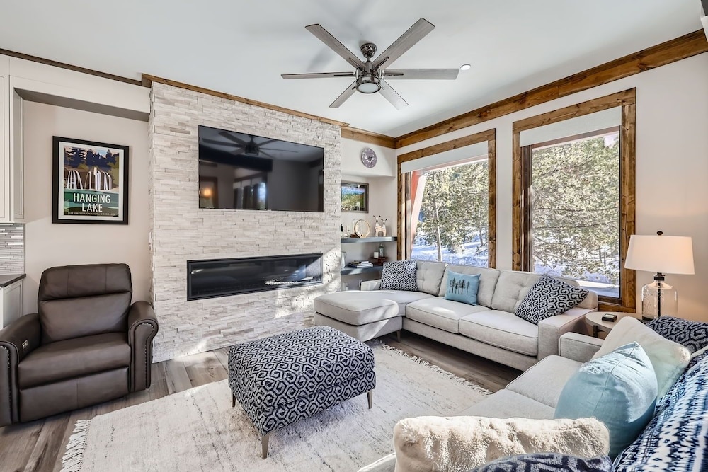 1890 The Seasons 3 Bedroom Townhouse