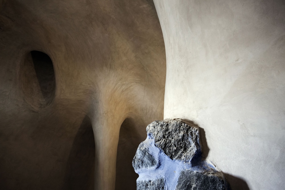 Aura Caves