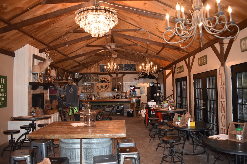 Bear Creek Lodge Cabin Resort
