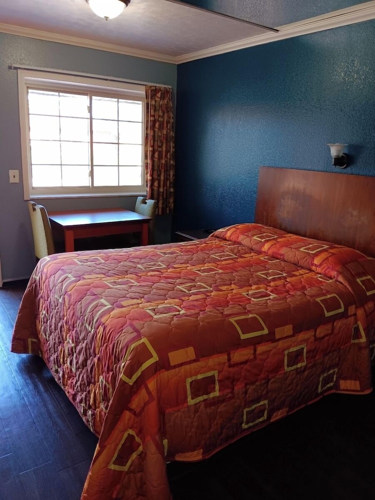 Fraser Motel