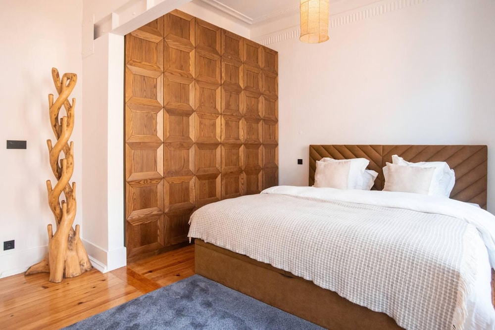 Modern and Luxurious Apartment in Lisbon view 4