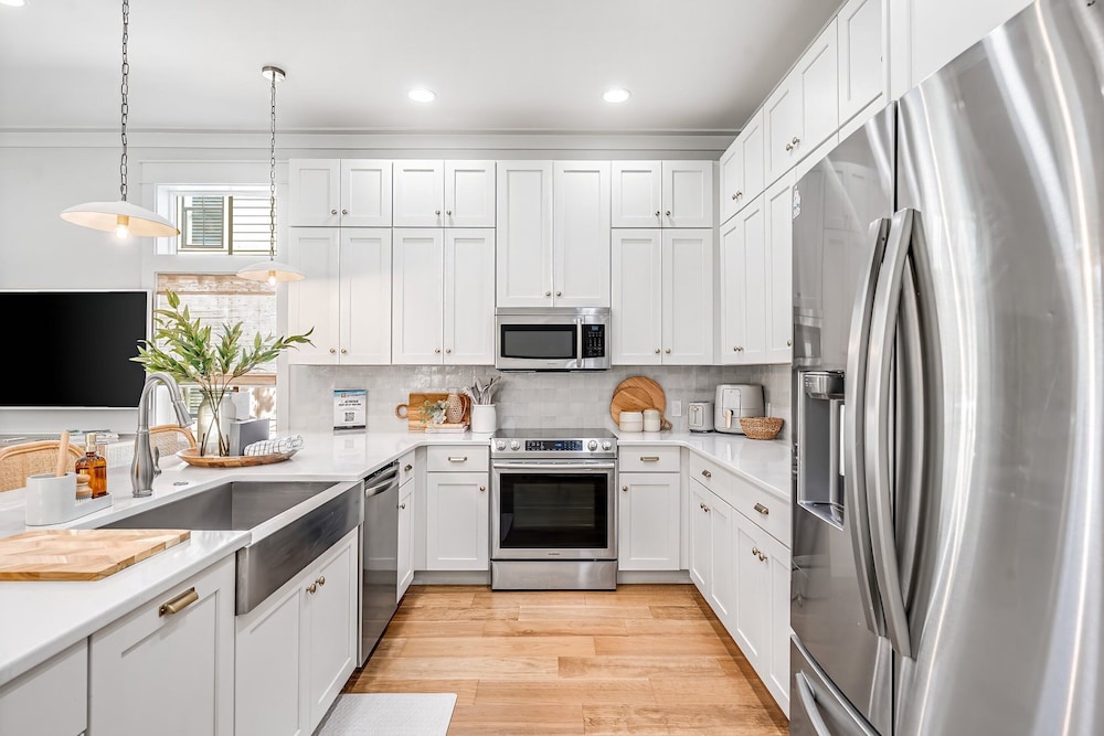 Magnolia Cottages by the Sea by Panhandle Getaways