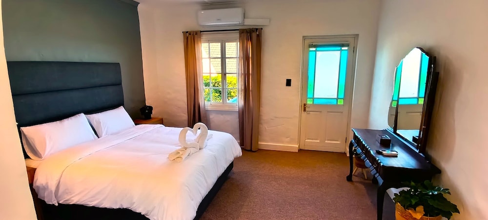 Guinea Fowl Lodge