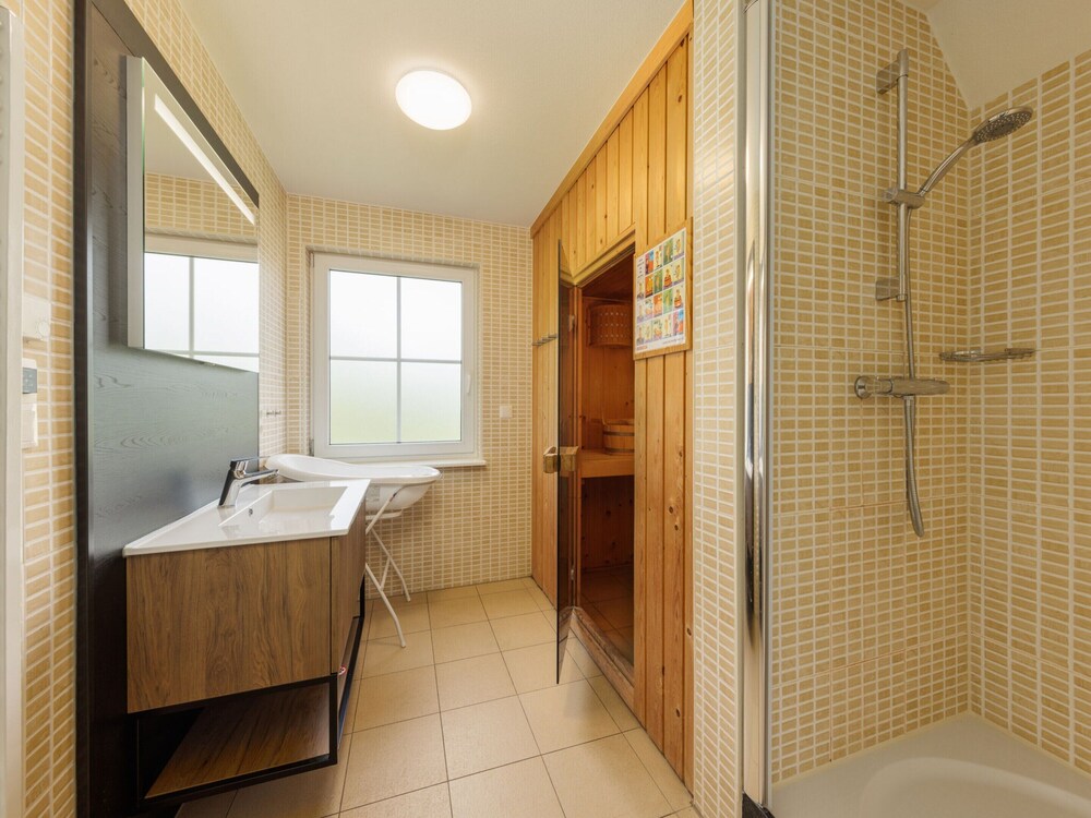 Spacious Stay With Sauna