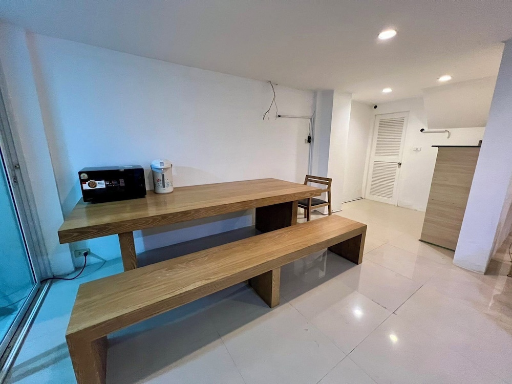 Comfy Crib Hostel 2