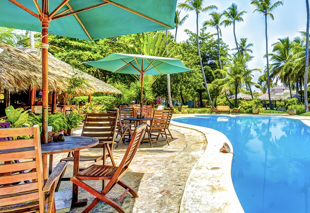 Hotel LOS CORALES VILLAS and SUITES - Image 1