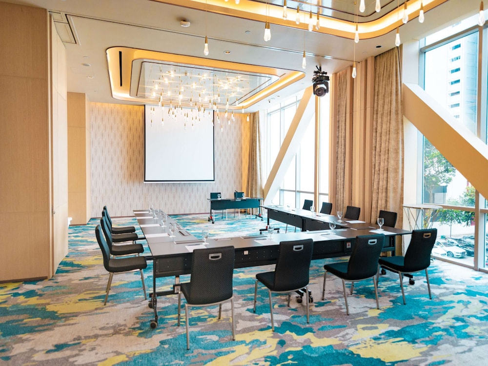 Mercure Singapore Bugis 56