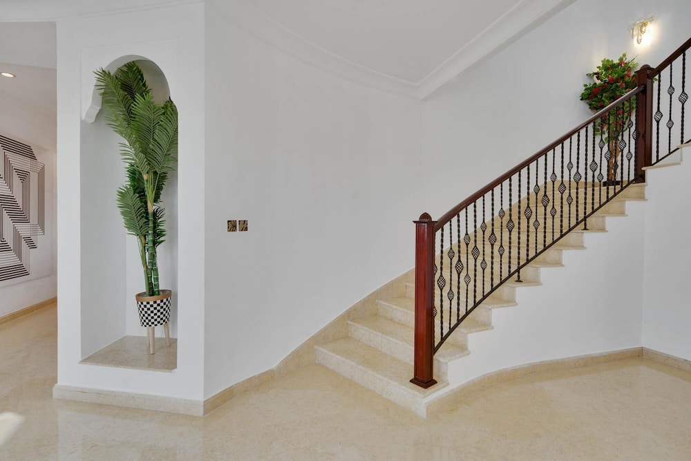 5 Villa w Private Pool Beach on Palm Jumeirah