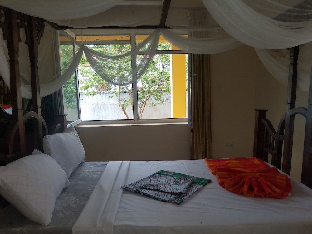 Bwejuu Beach Palm Villa