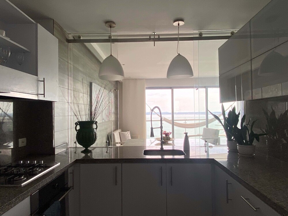 w Amazing 3BR w Ocean View in Marbella