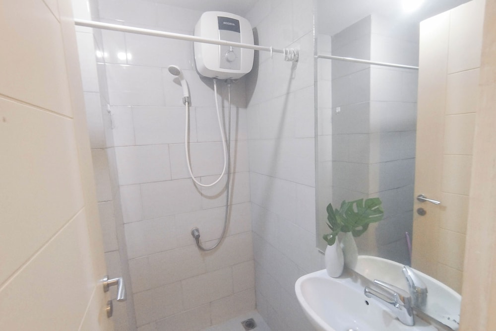 Spacious Studio At Anderson Supermall Mansion Apartment