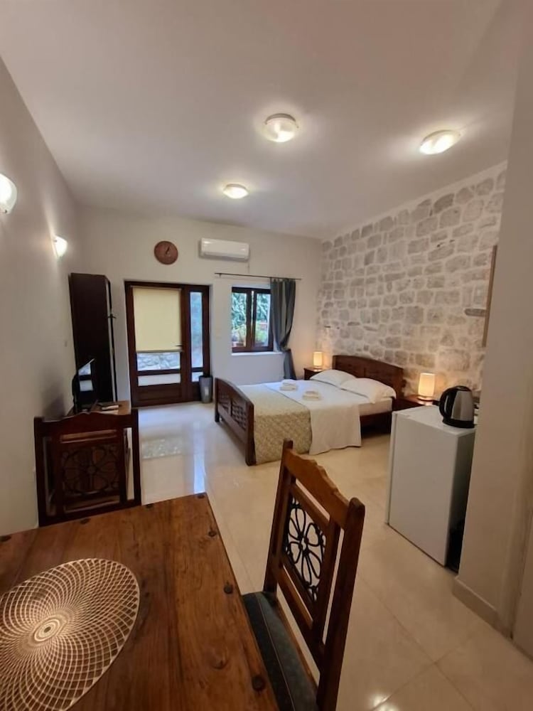 Filip Deluxe Rooms