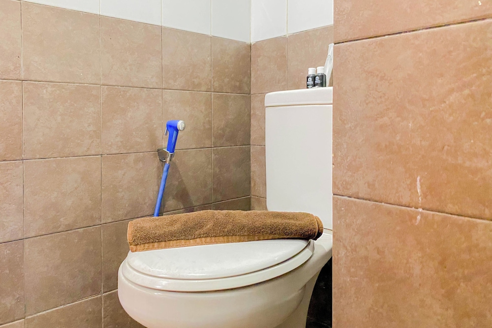 Pleasant And Modern Look 1Br Green Pramuka City Apartment