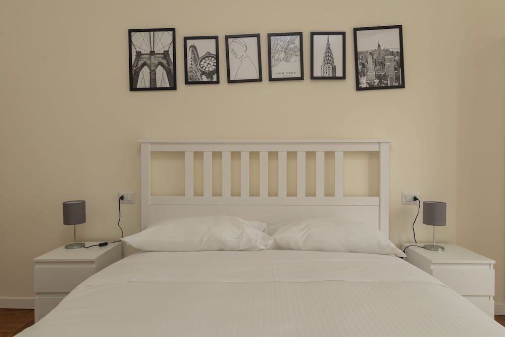 JOIVY Modern 2bed flat with balcony, 250m from M5 Foppa and M2 Sant'Agostino