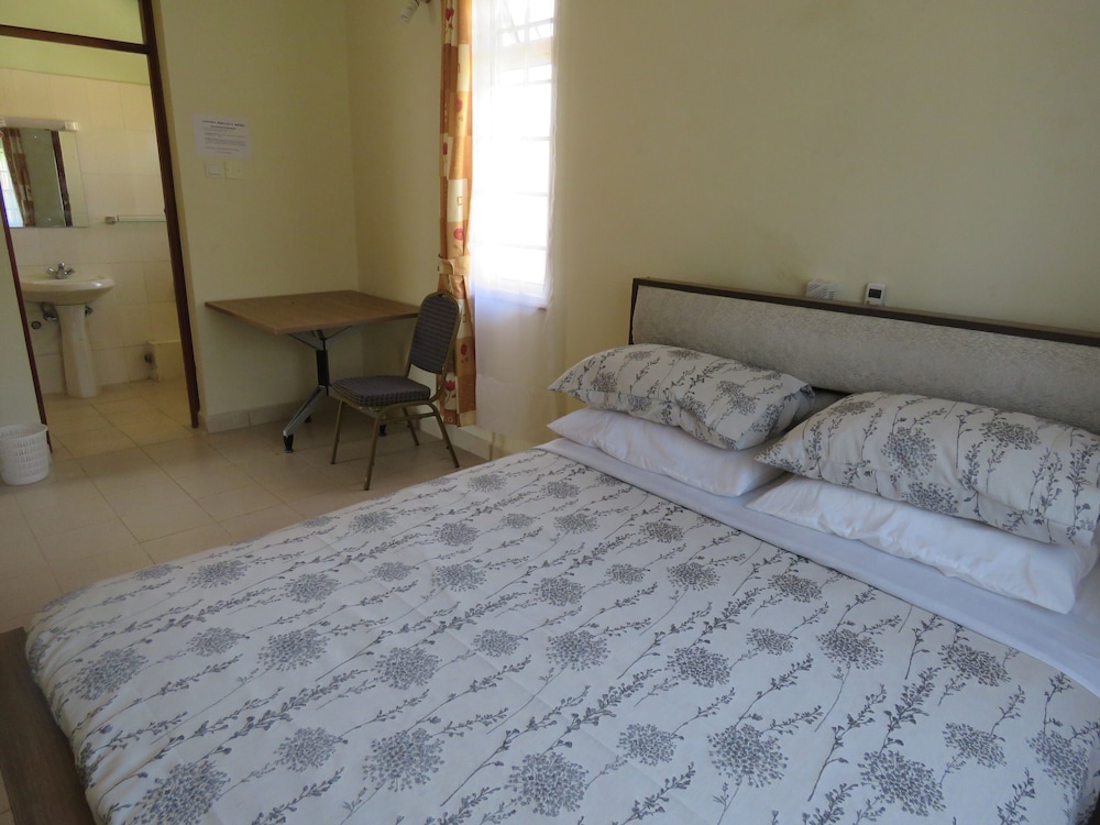 Azanza Mtwapa Holiday Home-B view 2