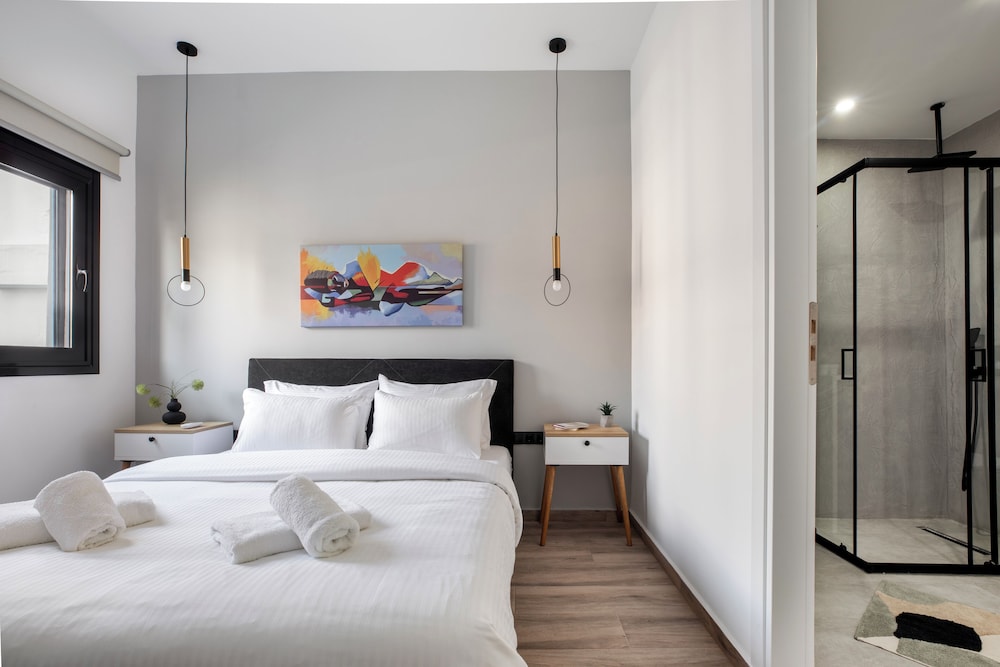 Sway - Chic 1-BR Apt & Balcony in Athens