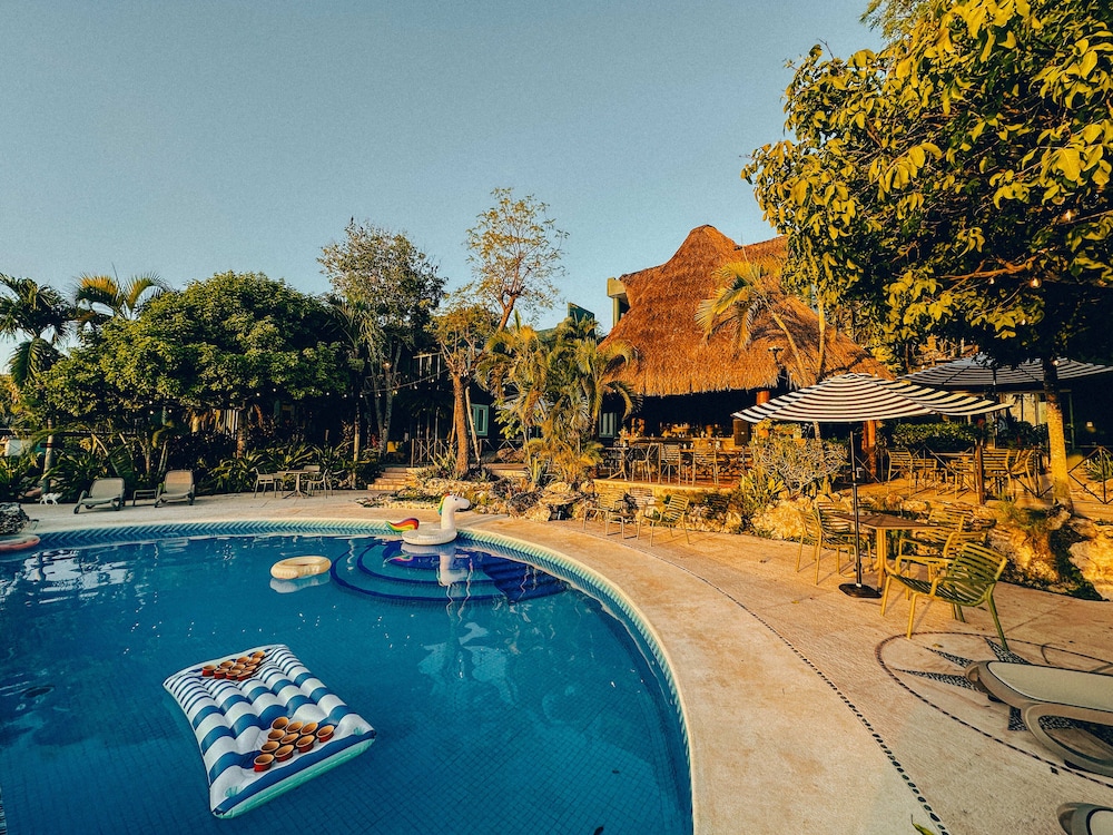 Viajero Bacalar Hostel
