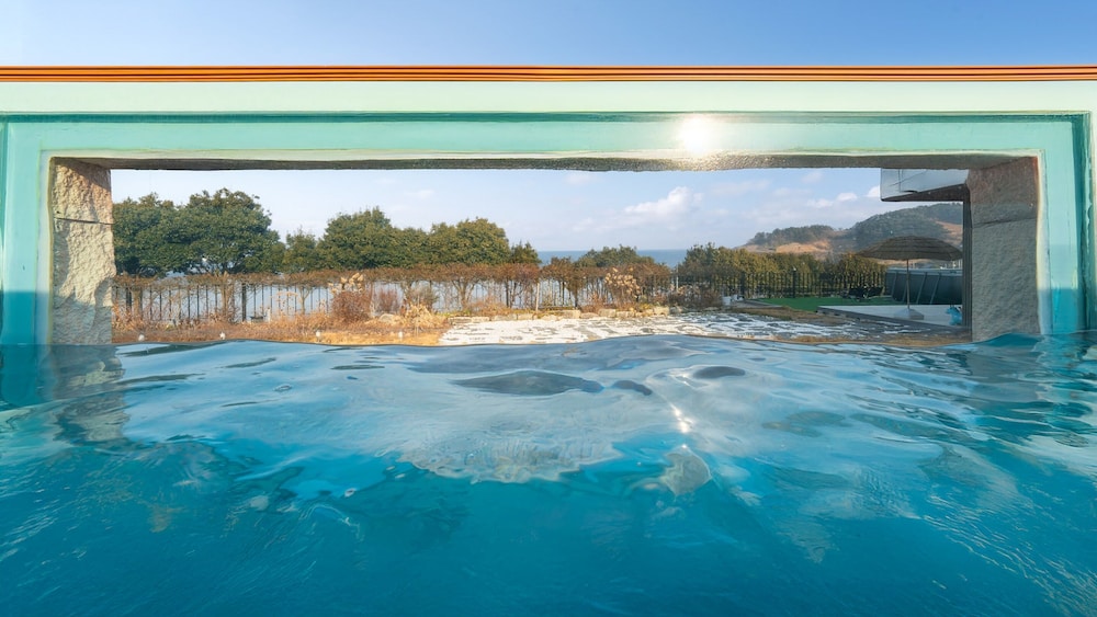 Yeosu La Rosa Private Pool Villa Pension