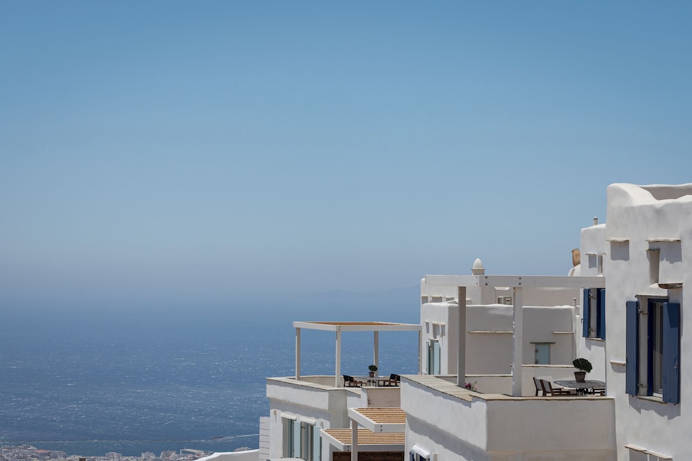 Morfes Luxury Apartments