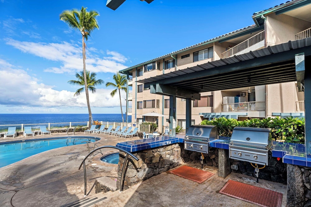 Easy Walk to Town Ocean Front AC & Wifi - Vrkcv