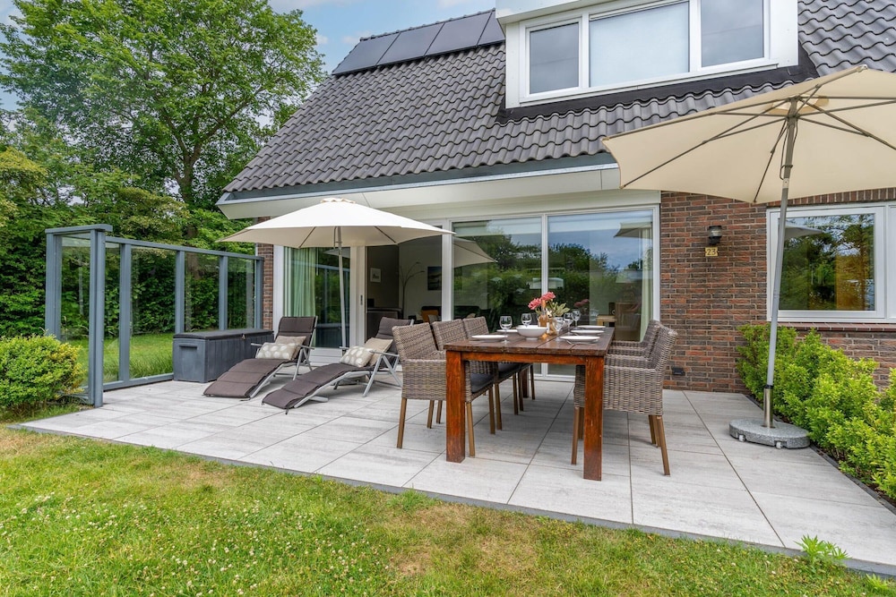 Tastefully Furnished Country House for 6 People