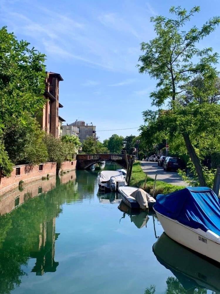 Villa Venice Movie