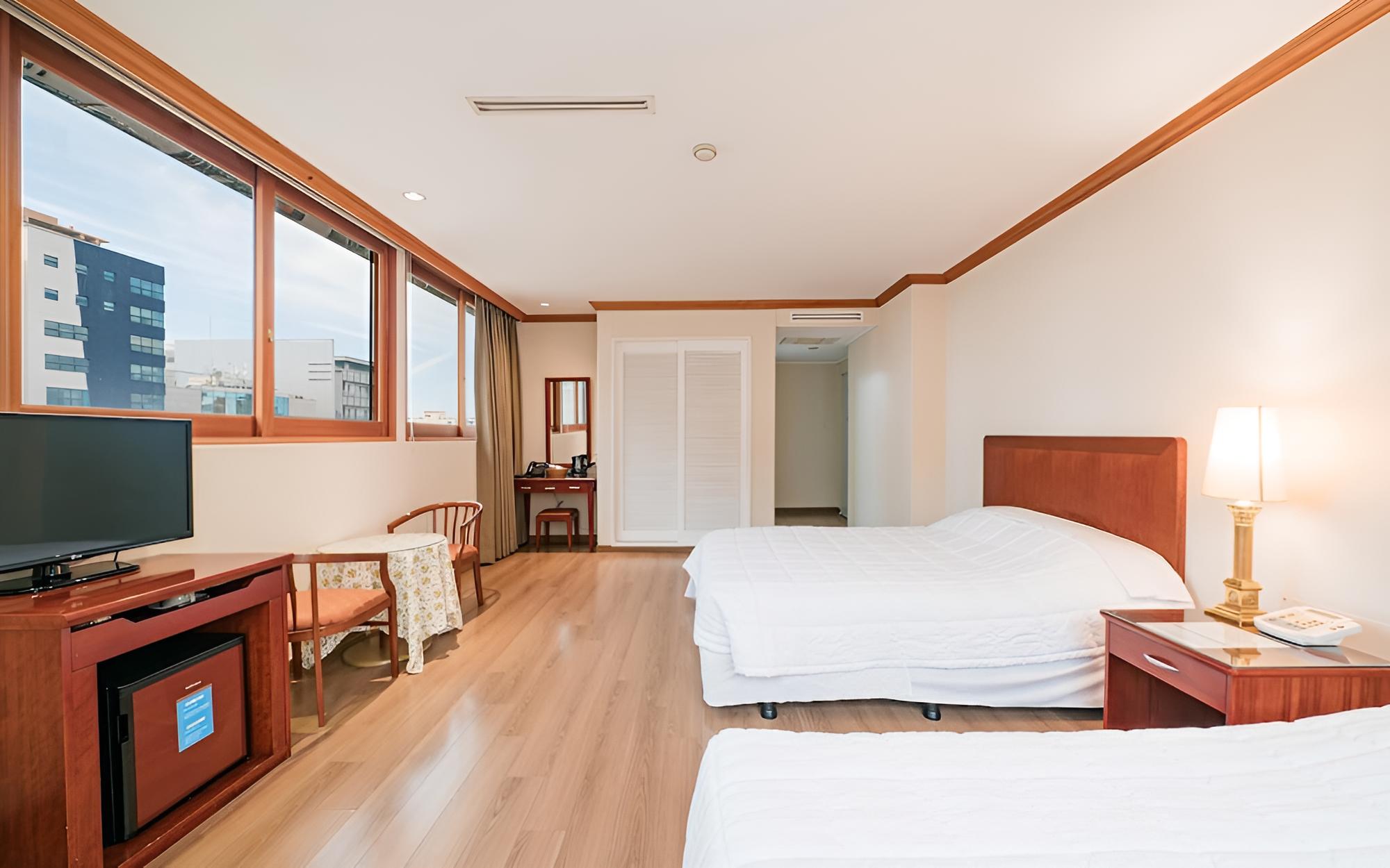 Samhaein Tourist Hotel 18
