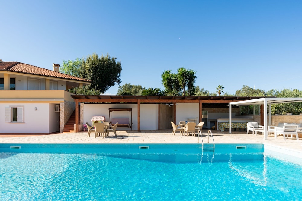 Villa Polignano con Piscina by Wonderful Italy