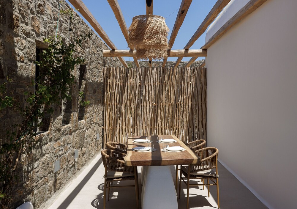 WhiteArt Suites