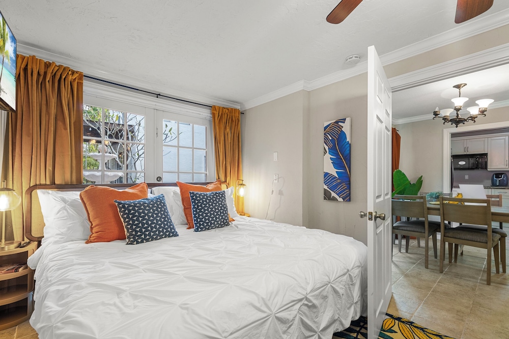 2 Mansions with Pool in West Palm Beach