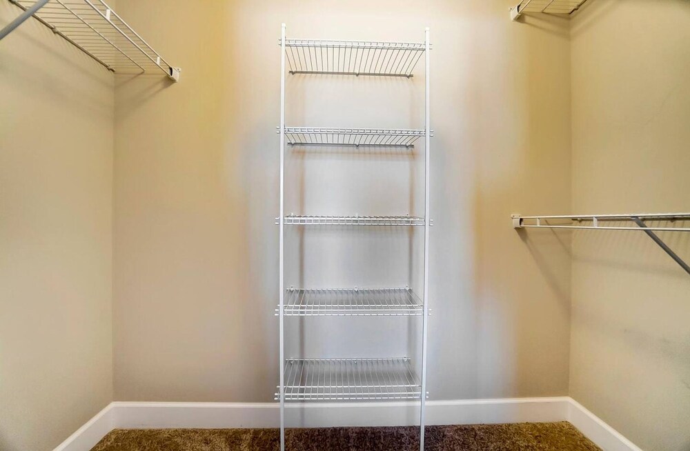 King Bed Top Floor Washer Dryer Balcony Wifi