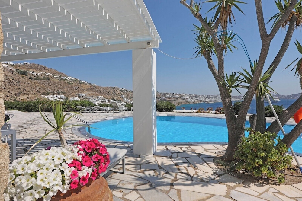 Adikri Villas & Suites