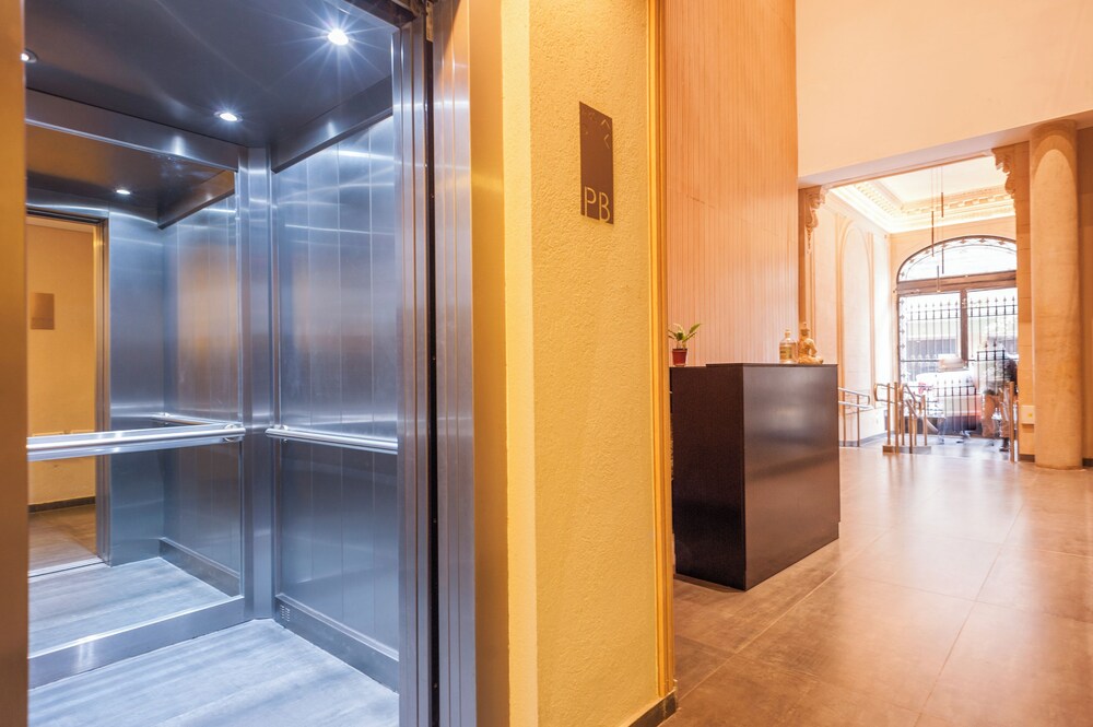 CloudBA Thames Soho Apartments - Image 3