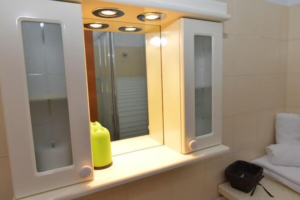 Midia Suites