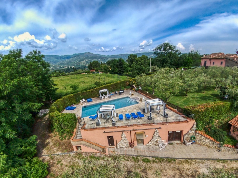 Lovely Farmhouse in Pian di Sco With Barbecue