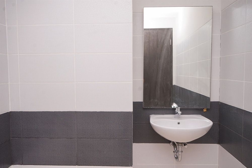 Cozy & Good 1Br Apartment At Scientia Residence
