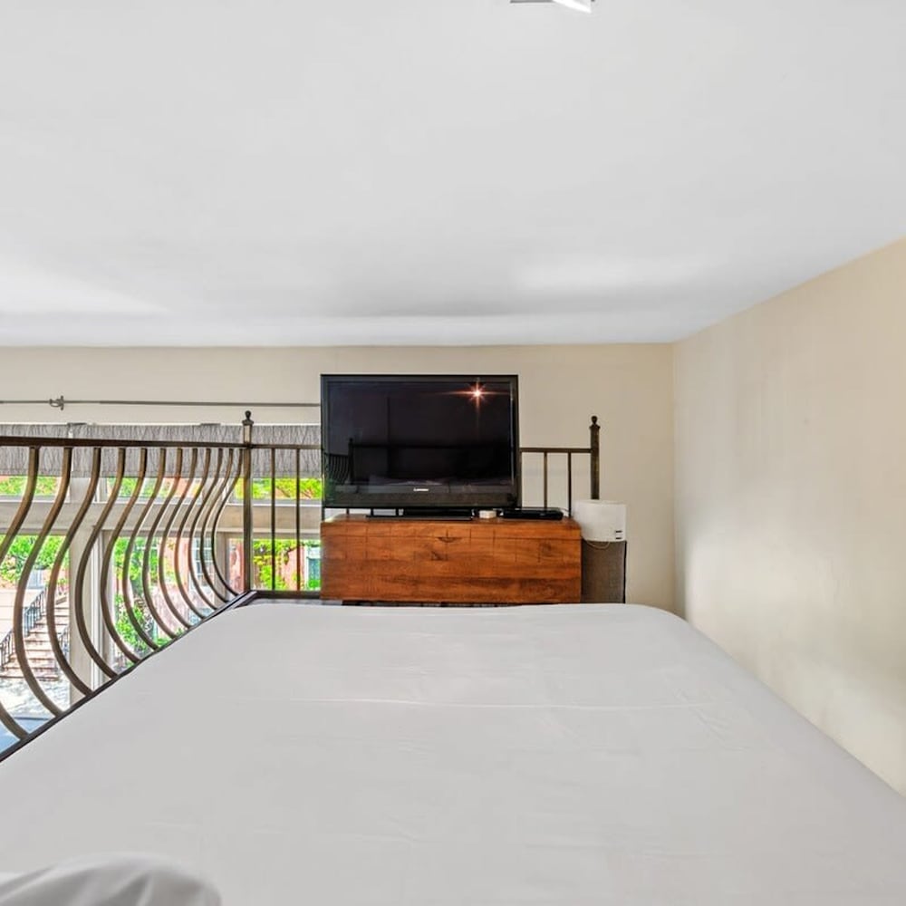 Charles Court II by Rovetravel West Village Loft