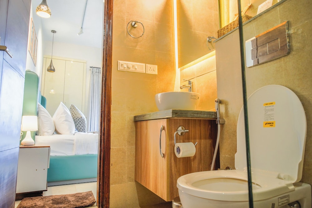 Alaya Stays Veera Marina 2BHK
