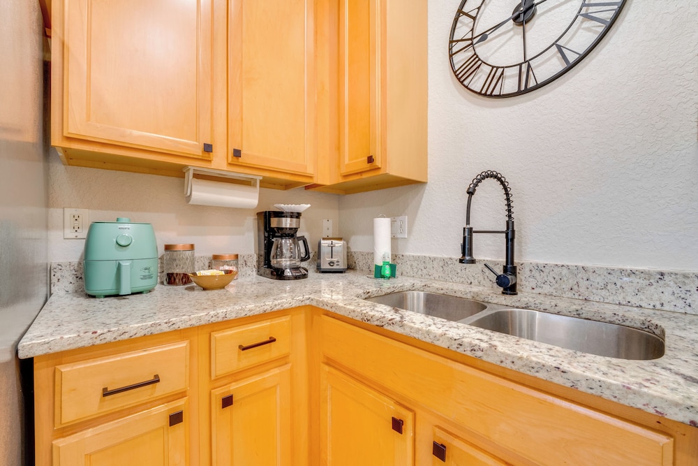 Explore WDW From Coral Cay Resort! Home w/ Lanai