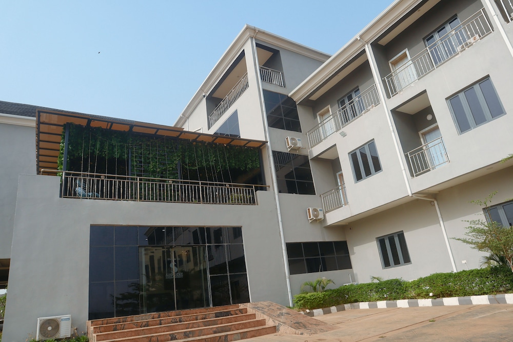 Supreme Continental Hotel & Resorts