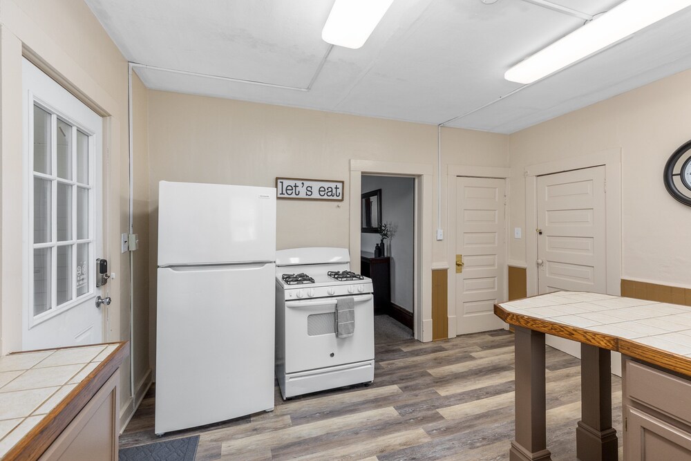 HIstoric 4 BR Near Fulton St